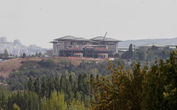 Atatrk Orman iftliinde (AO) 150 dnmlk alan zerinde yaplan inaat, uzun sre "Yeni Babakanlk Binas" olarak anld. Cumhurbakan Erdoan'n mimari ayrntlarn olduu kadar inaatn da yakndan takip ettii binann Cumhurbakanl olarak kullanlaca kesinleti.