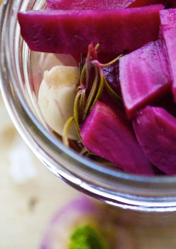 Sivilce, egzama, dolama, ban gibi ikayetlerde faydaldr.