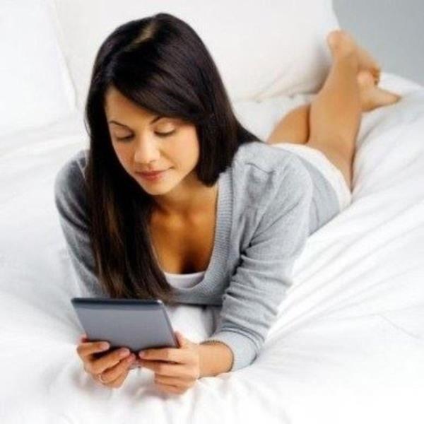 Yatanzn ba ucuna telefon, tablet, laptop gibi teknolojik aletler koymayn. Vcudunuzun melatonin dengesini bozmayn.