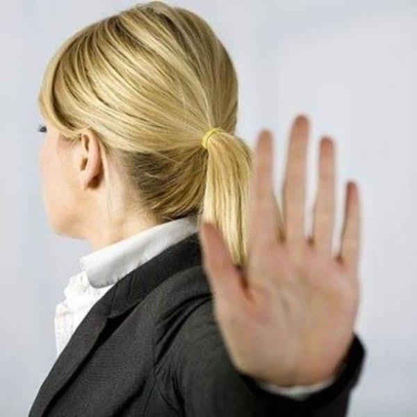 Eer hayatnzdaki insanlara hayr demeyi renmezseniz, bu sizi mutsuz ve enerjisi dk bir haline getiriyor. Bakalarn krmamak iin kendinizi hrpalyorsunuz.