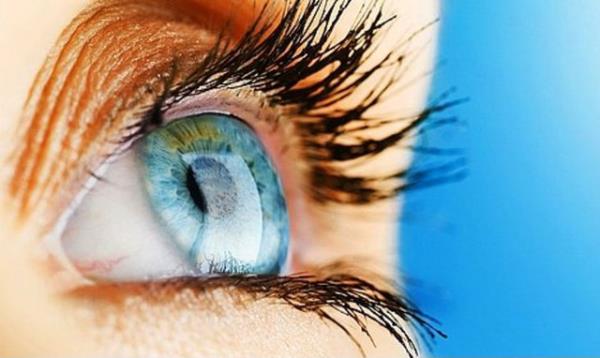 Baz kadnlar genetik mutasyon sonucu milyonlarca daha fazla renk grebilirler.