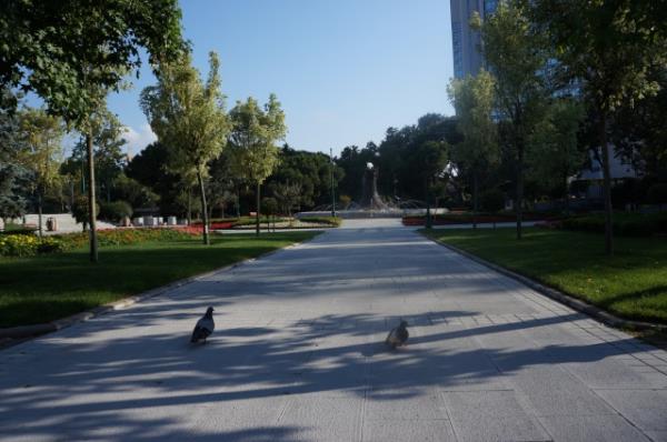 <p><b>Gezi Park ald</b></p>  stanbul Valisi Hseyin Avni Mutlu ile stanbul Bykehir Belediye Bakan Kadir Topba Gezi Park'na gelerek incelemeler bulunarak gezi parkn at.
