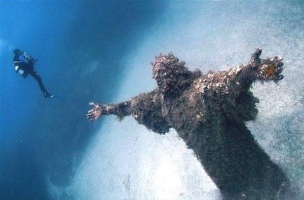 Christ of the Abyss,talya