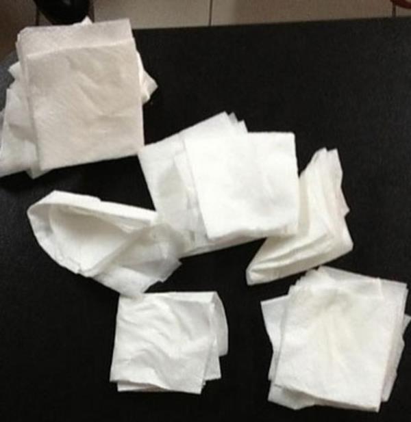 9.Kyafet ceplerinde bolca mendil bulunmas