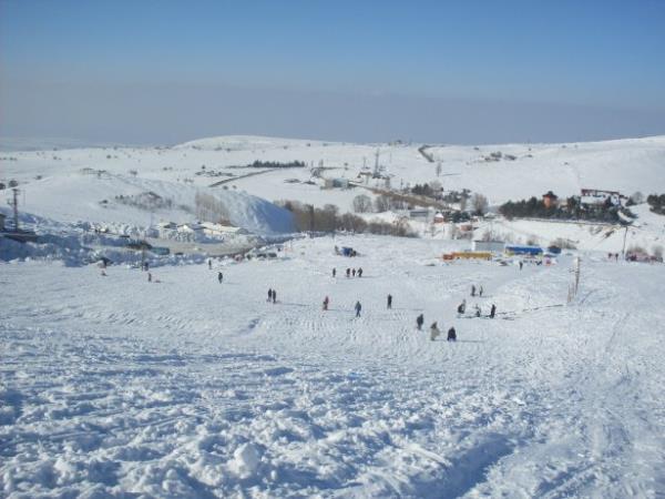 <br><b>Ankara - Elmada</b></br>  Elmada Kayak Merkezi Ankara ili snrlar iinde, Elmada'n kuzeyinde yer almaktadr.