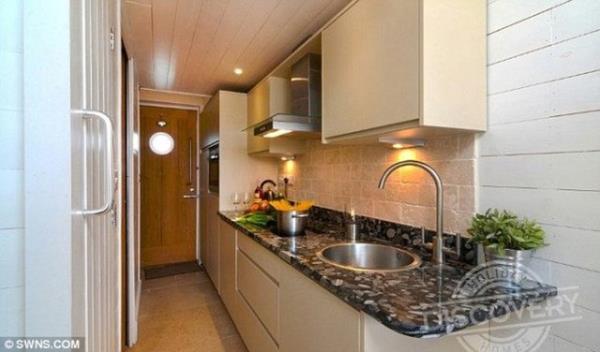 Deniz kenarndaki bu kk kulbeyi satn almak isterseniz yaklak 705 bin TL'yi gzden karmanz gerekiyor.