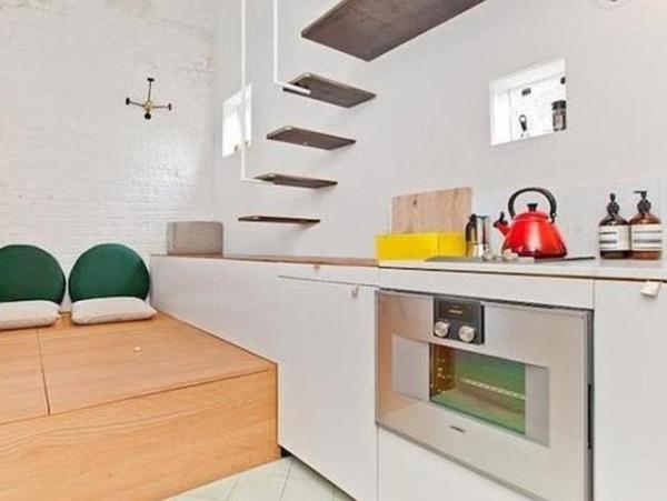 ngiltere'nin bakenti Londra'nn kuzeyindeki Islington Semti'nde, emlaknn "dnyann en kk evi" olarak niteledii 18 metrekarelik ev 705 bin TL'ye sata kt...