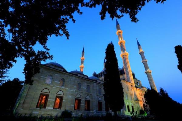 Tm yurtta ilk teravih cokusu