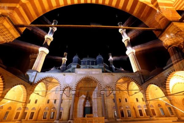 Tm yurtta ilk teravih cokusu