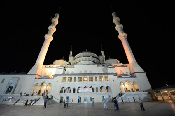 Tm yurtta ilk teravih cokusu