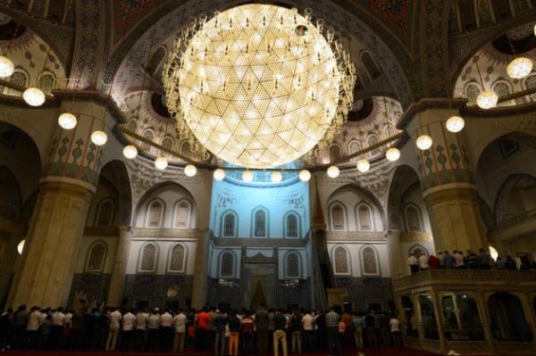 Tm yurtta ilk teravih cokusu