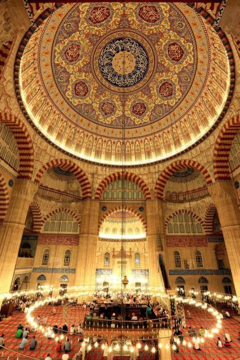 Tm yurtta ilk teravih cokusu