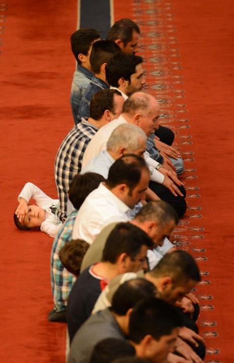 Tm yurtta ilk teravih cokusu