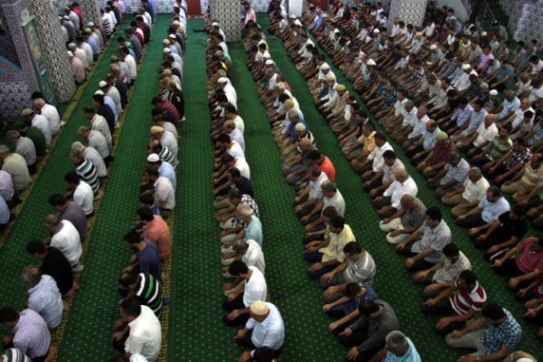 Tm yurtta ilk teravih cokusu