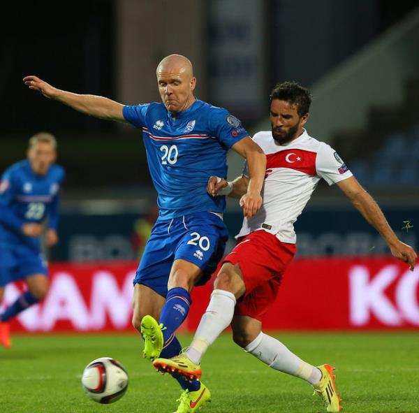 UEFA: Etkileyici zlanda. FIFA: zlanda Trkler?i devirdi.