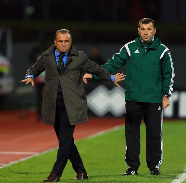 Terim, o gn ?Rzgar oyunumuzu etkiledi ama bunlarn hibirini bahane saymyorum? demiti.