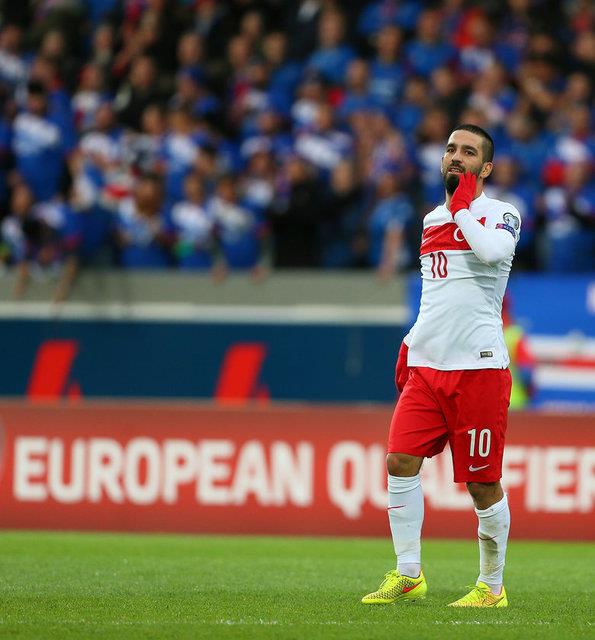 Ay-yldzl takmn forveti ilk 45 dakika boyunca topla sadece 11 kez bulutu.