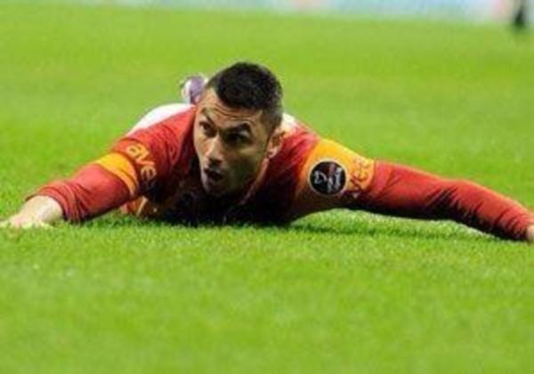 Apple; iPhone 6 'Burak Ylmaz Edition' ile cep telefonunda yere dmelere kar dayankllk arayanlar hedefliyor ..