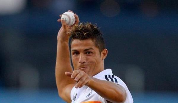 +Kanka telefonu yenilemisin :) -Telefon deil o bi kere iPhone 6 taam m