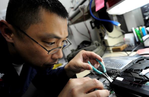 <b>Teknisyen-Bro 11/1</b>    <p>MEVCUT MAAI: 2.054</p>    YEN MAA : 2.233