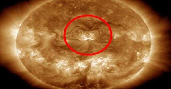 Patlamalarn, Dnya'daki uydu haberleme sistemlerini, radyo dalgalarn ve manyetik alanlar etkilemesi bekleniyor.