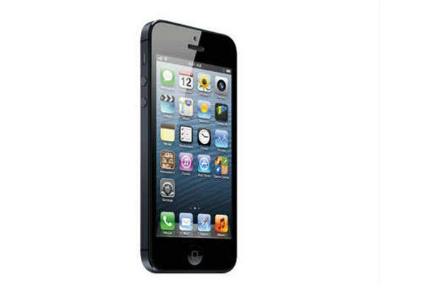 Yetkililer, iPhone 5S'in harika bir telefon olduunu, yeni modellerden tek eksiinin ekrannn yeni modellere gre kk kaldn sylyor.Apple keyfini daha byk ekranda yaamak isteyenlerin yeni modele gemesini tavsiye ediyor.