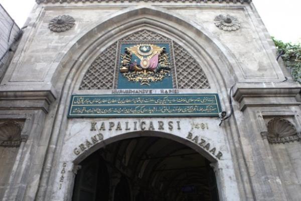 <br><b>Alveri</b></br>  Herhangi bir eye ihtiyacnz varsa, stanbul'da bulamamanz mmkn deildir. Cadde maazalarndan alveri merkezlerine, arlardan esnaf dkkanlarna tm alternatifler buradadr. Tahtakale, Msr ars, Kapalar gibi mekanlar, alveri keyfine ayrca nostalji de katar.