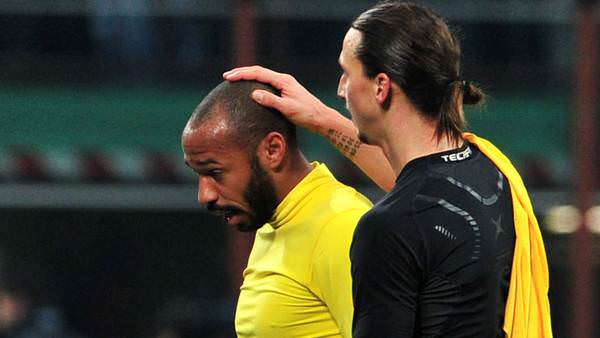 Zlatan Ibrahimovic Carew'in futbol topu ile yaptklarn ben portakalla yaparm.