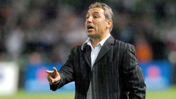 Hristo Stoichkov Beni durdurmak iin tabancaya ihtiya duyarlard. Ama Messi?yi durdurmak iin makineli tfee ihtiya var.