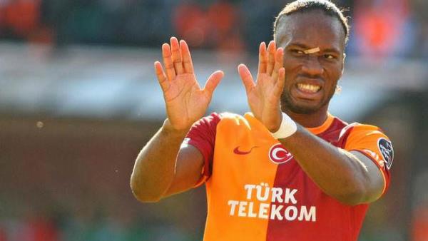 Didier Drogba ou Barcelona taraftar daha dn ilk defa futbol ma izlemi ocuklardan oluuyor.