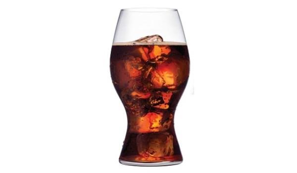 Bunlara ek olarak bir bardak kolada yaklak 11 yemek ka eker olduunu dnrsek, normalde asla yiyemeyeceiniz miktarda ekeri bir anda mideye indirmi oluyorsunuz.