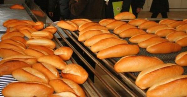 <b>Beyaz Ekmek:</b> Aratrmalara gre beyaz ekmek gibi yksek glisemik indeksli karbonhidratlar bamllk yaratt iin dk glisemik endeksli karbonhidrat tketen insanlar, dierlerine gre daha az yemek yemeye ihtiya duyuyorlar.