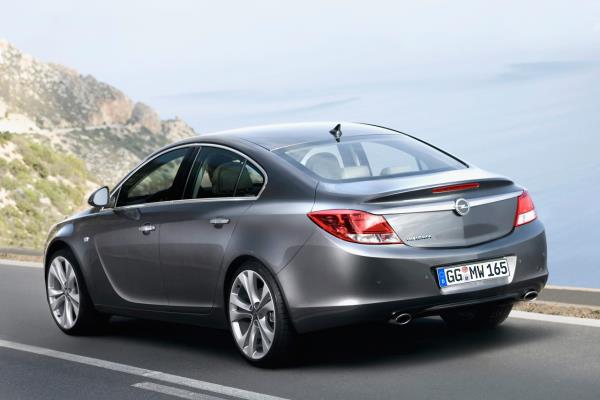 Opel'in Amiral Gemisi Insignia 1.4 litre 140 beygirlik yeni LPG motoru, manuel anzman seenei ile Opel showroomlarnda. Sadece Edition Elegance donanm paketinde sunulan LPG motorlu Insigna'nn fiyat 81 bin TL.     <p>0 km binek aralar iin faiz oran 1-48 ay vadede % 0,99</p>
