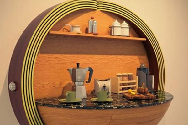 Duvara monte edilmi mutfak tezgah.