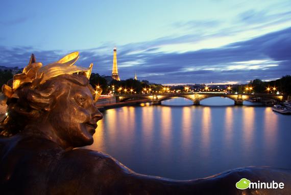 <p><b>15. Paris - Fransa</b></p>  Bu "Iklar ehri" kendinizi nefes kesen mzelerde, byleyici meydanlarda ve binlerce kafelerde kaybedeceiniz bir yerdir. Burann yeryzndeki en romantik yer olarak bilinmesine armamak lazm.