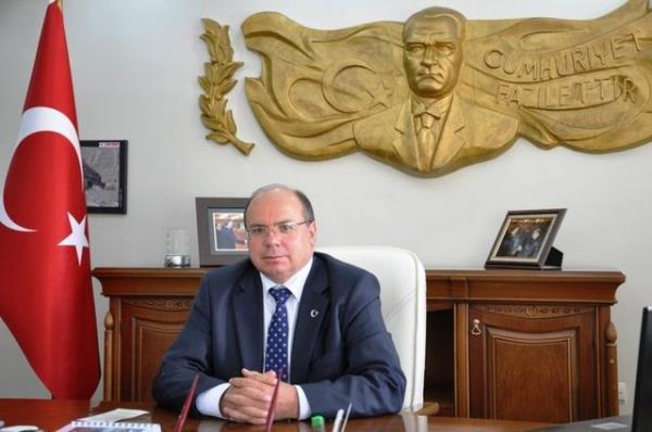 Merkez Valisi Amir iek Mula Valiliine