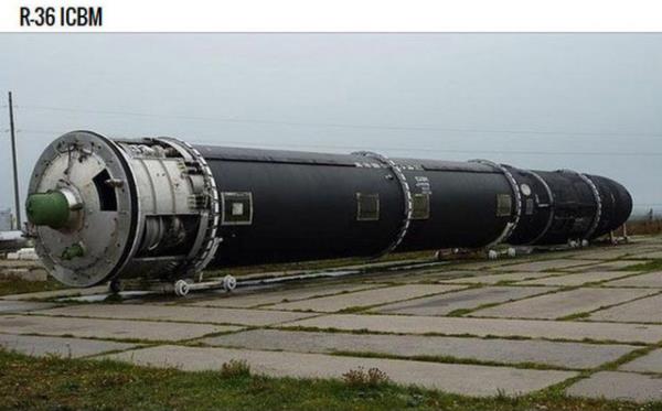 <b>3. R-36 ICBM:</b> Bu balistik fzelerle ilgili en korkutucu ey "hatasz" olarak tasarlanmam olmas. Hedefi genelde ard gereini telafi etmesi amacyla Ruslar nkleer potansiyelini 38 sava bal artrm.