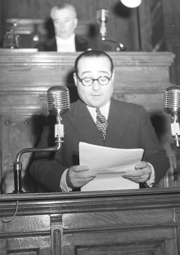 Milli iradeye" vurulan bu darbe hala hafzalardaki yerini korurken, Menderes ve idam edilen bakanlarnn itibarlar ise ancak 11 Nisan 1990'da TBMM tarafndan kabul edilen kanunla iade edildi