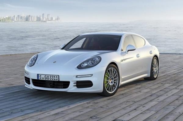 <b>Porsche:</b> irket, nl Volkswagen'in 'Kaplumbaa' modelini tasarlayan mhendis Ferdinand Porsche'nin olu Ferry Porsche tarafndan kurulmutur.