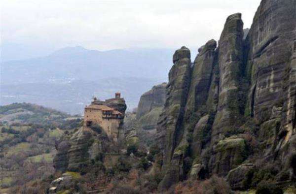 Blgede ina edilen irili ufakl 20'den fazla manastrdan gnmze 2'si rahibelere ait olmak zere 6 manastr ulaabilmi durumda...