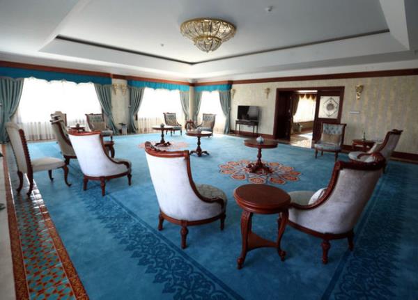 Konut hakknda bilgi veren ifti, "Trk mimarisinin zelliklerini yanstan rnek bir bina ina ettik. Kamuda ilk kez 'yeil bina' zelliklerine sahip bir yap ortaya kardk. Umarz bu btn kurumlara rnek olur" dedi.