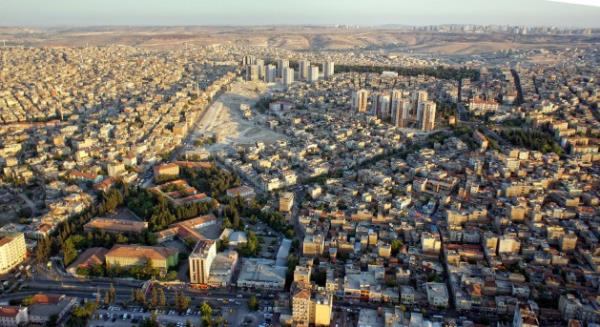 Nfusu itibariyle 69 ilin ehir merkezinden daha byk olan, borcu olmayan ve hatta IMF'ye bor verebilecek seviyede olan Gazientep'in ahinbey Belediyesi adn son yllarda yaptklar projelerle duyurdu.