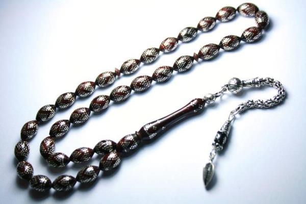 lla ellerinde bu tespihin olmas lazmm. Bu tespih tam bir stres tespihidir. ok salam bir tespihtir.