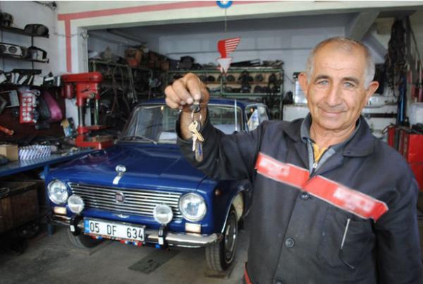 Cokun, "Bu arabadan bahsetmiler. zellikle kendisi geldi. Bakt, inceledi. 'Ben bu arabay alaym' dedi.