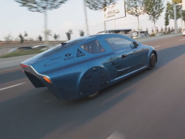 Maksimum  hz saatte 120 kilometre. Aracn bize maliyeti 450 bin lira oldu. 20 kii  yaklak 1,5 ylda bu arac tasarlayarak retebildik."