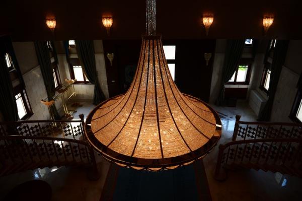 Konutun ierisinde eitli avizeler yer alyor.