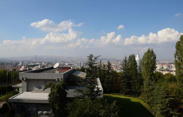 Konutun terasndan Ankara manzaras grlebiliyor.