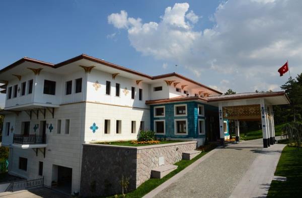 Trk mimarisinin unsurlarn tayan ve yeil bina zellii olan TBMM Bakanlk Resmi Konutu kullanlmaya hazr.