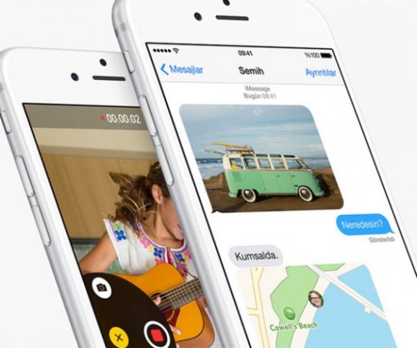 Sesli olarak mesajlaabiliyor. iOS 8 artk Trke biliyor ve klavyede bulunan mikrofon tuuna basarak konuabilir ve bunu yazya dkebilirsiniz. Bununla beraber mesaj email ve notlarnz klavyeden yazmak yerini konuarak yazabilirsiniz.