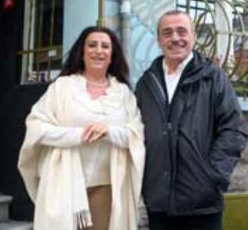 Onlarn bunca sevilmesinin bir baka nedenini de Altu "Onlar ideal anne ve babaya yakn tiplerdi. O yzdendir" diyerek anlatyor. Kutman ise "Sen her zaman yle efkatli oynadn ki,,, Kendimiz o sevgiye sahip olduumuzda ka tarafa geiyor" diye tamamlyordu.Perihan ve akir, ekrann 'kimyas tutan' tek ifti deildi kukusuz. te dizilerin birbirlerine en ok yakan hatta seyirciye "keke gerek hayatta da birlikte olsalar" dedirten iftleri.